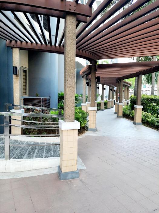 one palm tree villas