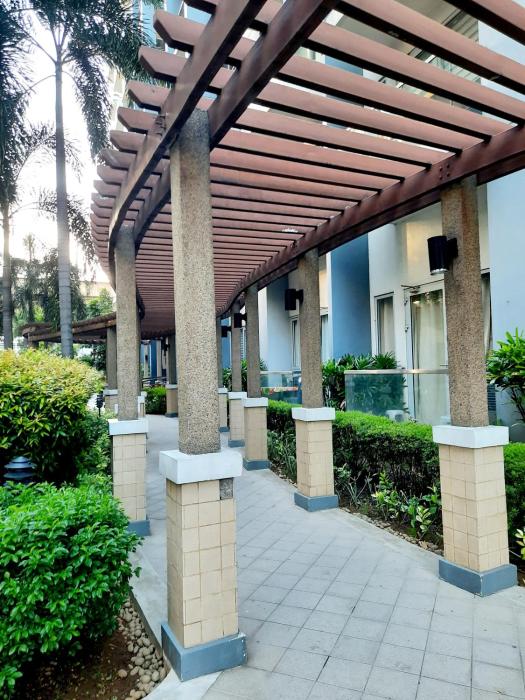 one palm tree villas