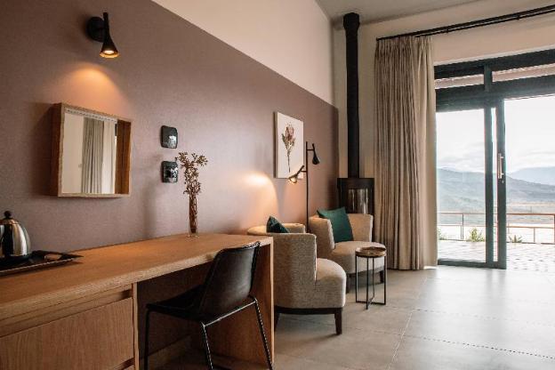 khanyisa mountain lodge