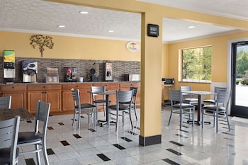 super 8 by wyndham whites creek nashville nw area