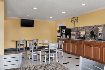 super 8 by wyndham whites creek nashville nw area