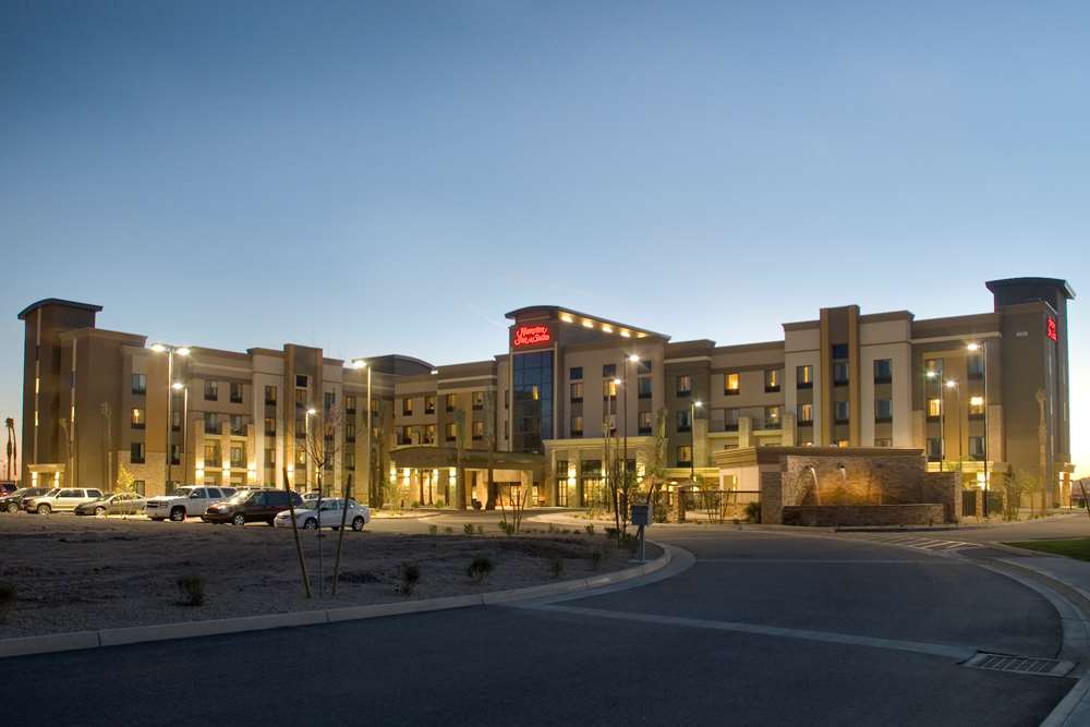 hampton inn and suites phoenix glendale westgate