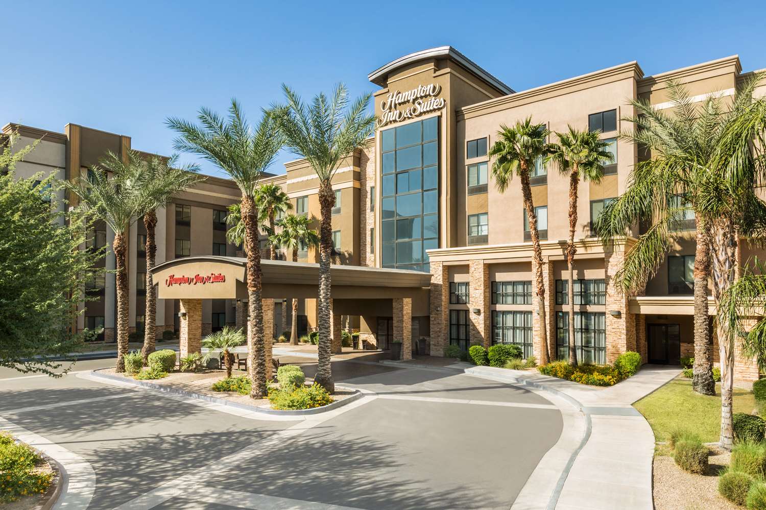hampton inn and suites phoenix glendale westgate