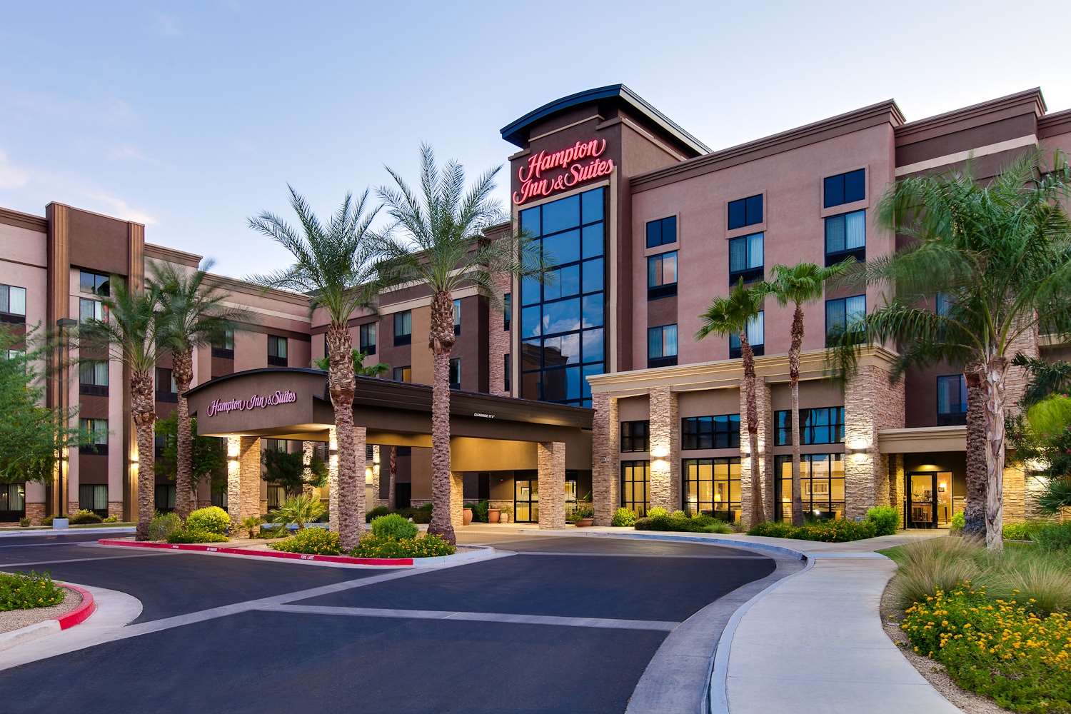 hampton inn and suites phoenix glendale westgate