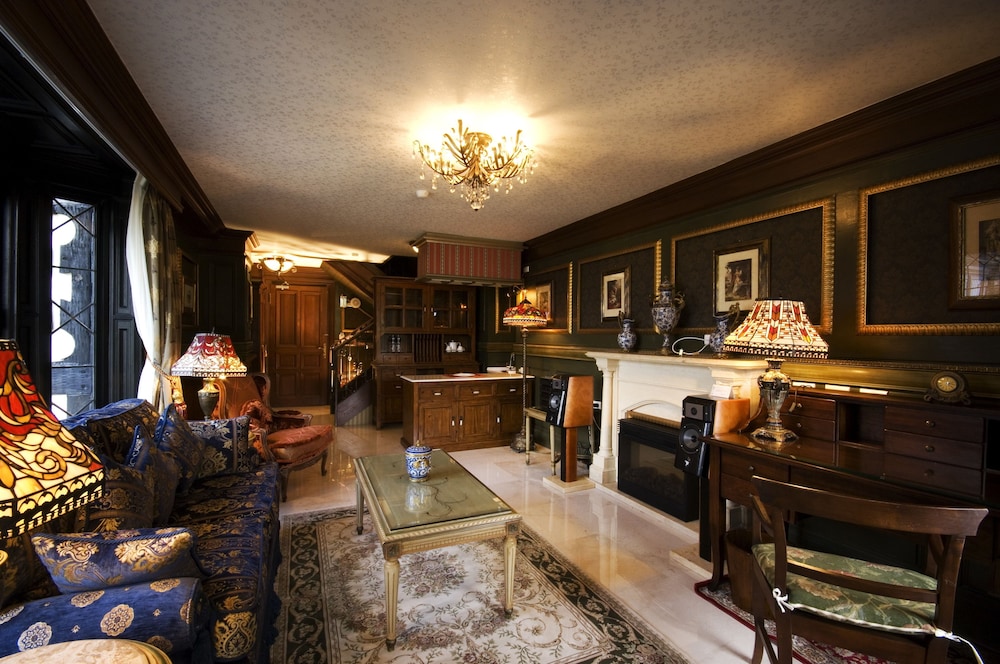 the old england manor