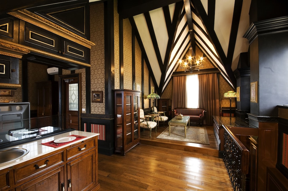the old england manor