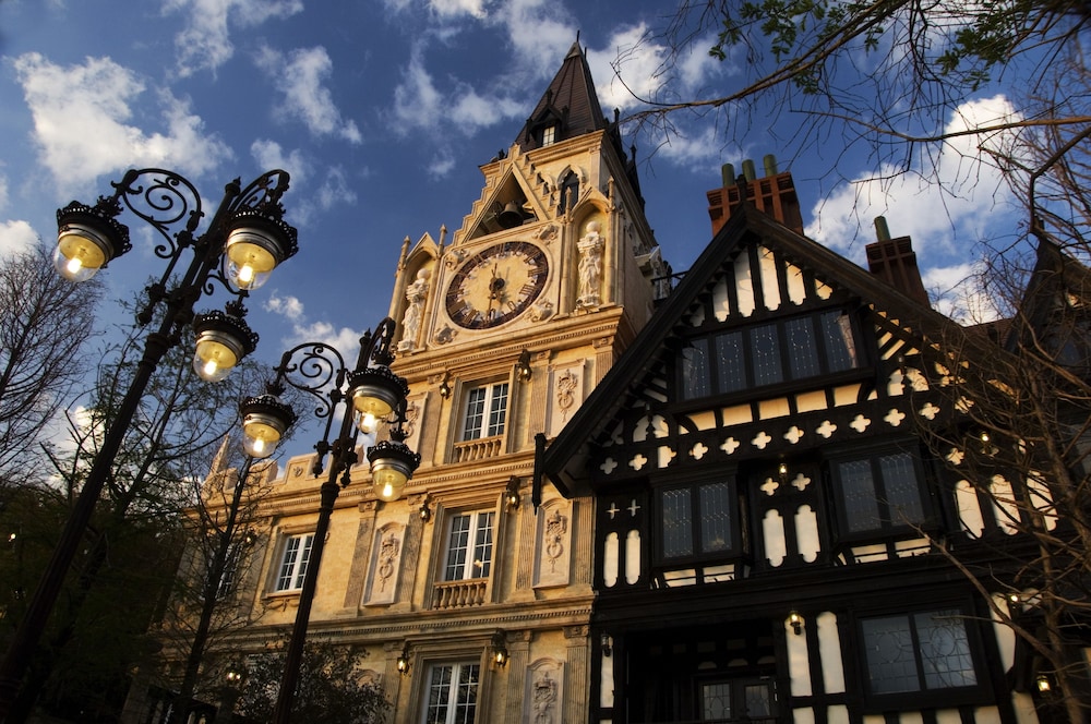 the old england manor