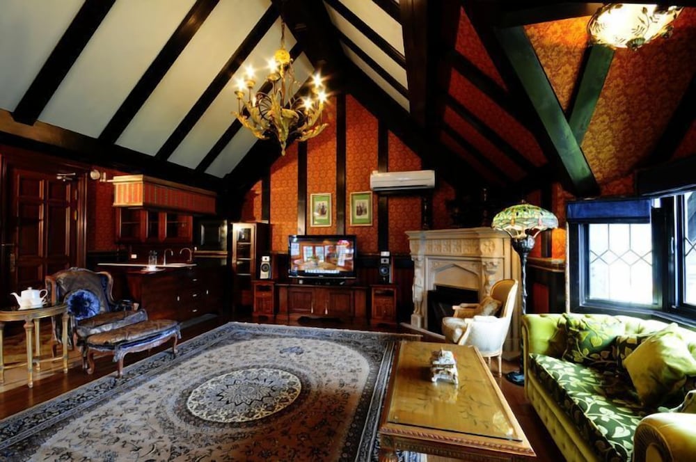 the old england manor