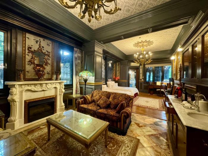 the old england manor