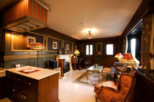 the old england manor