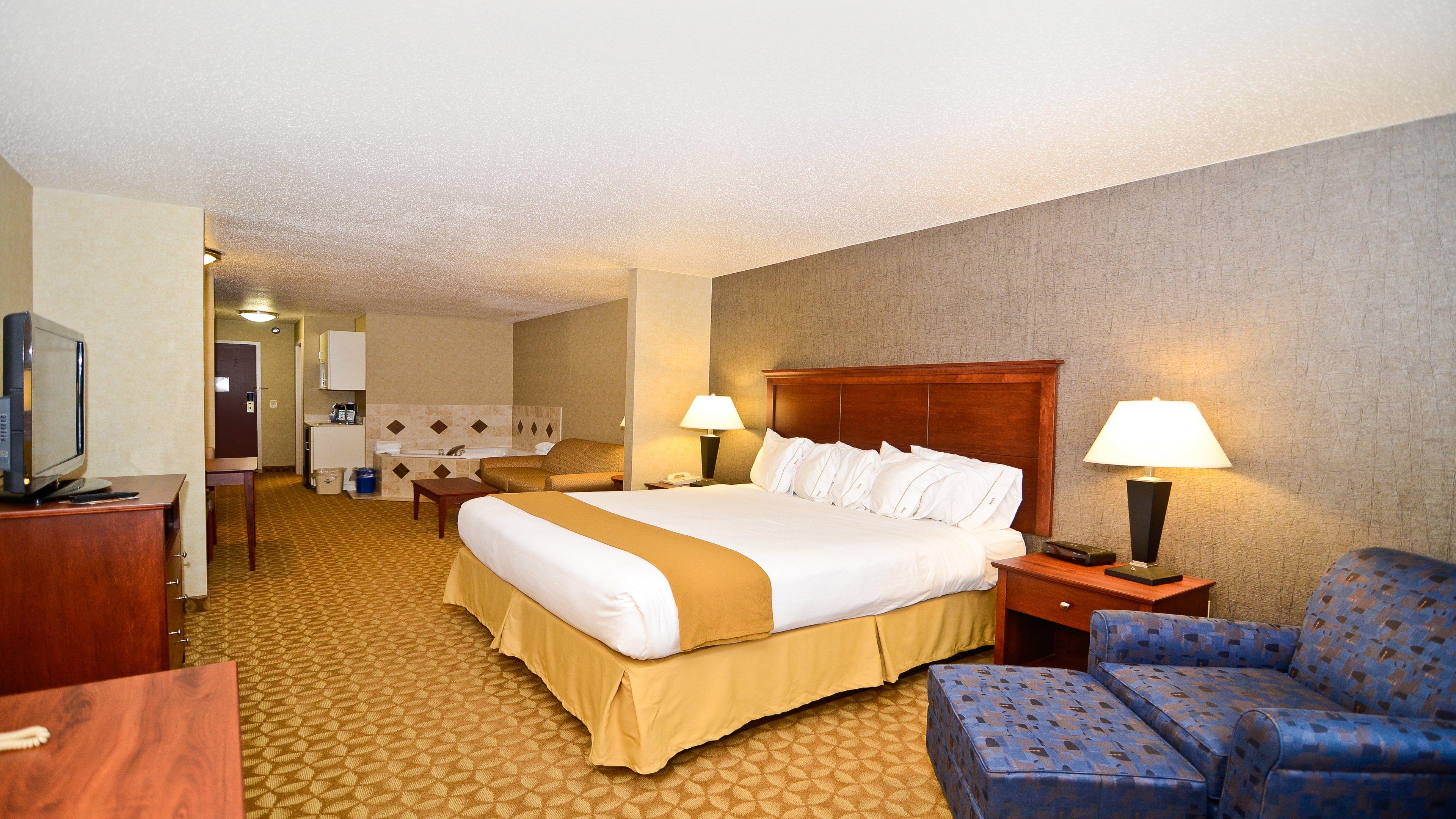 holiday inn express hotel and suites fort atkinson by ihg