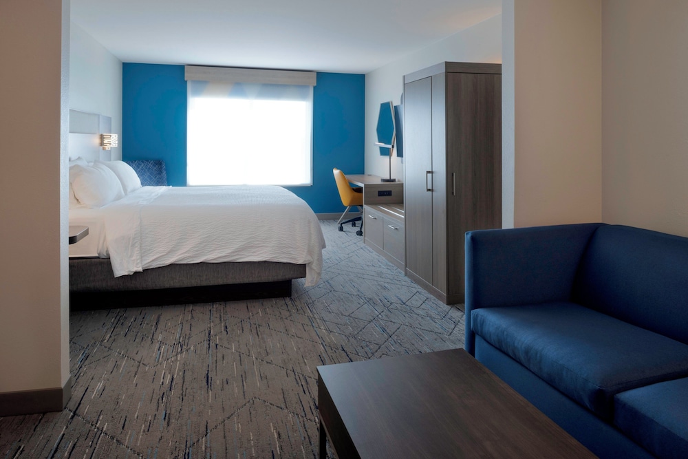 holiday inn express hotel and suites fort atkinson by ihg