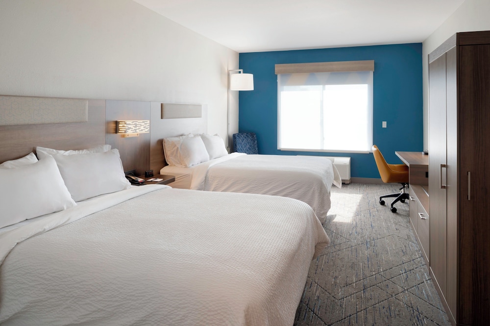holiday inn express hotel and suites fort atkinson by ihg