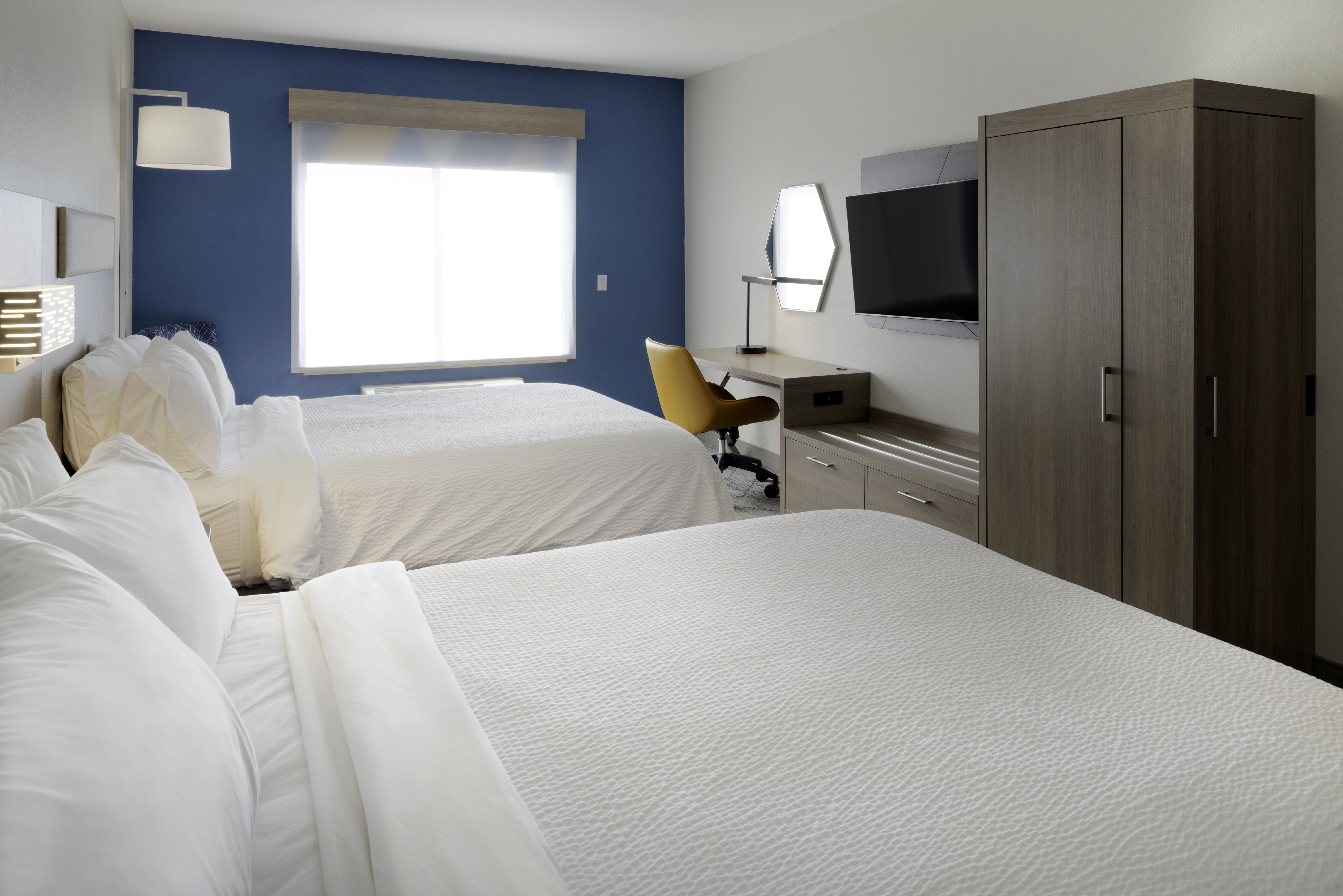 holiday inn express hotel and suites fort atkinson by ihg