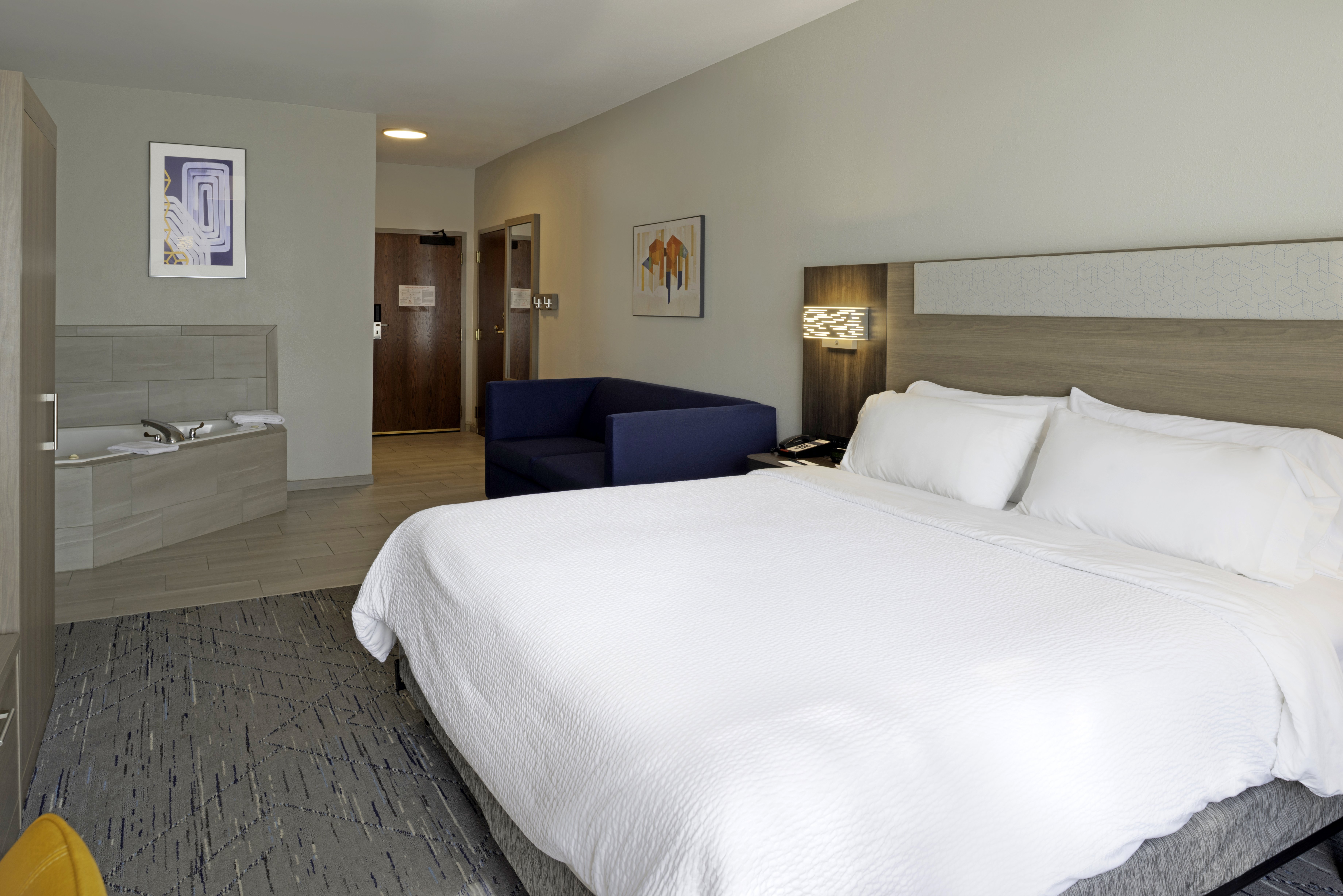 holiday inn express hotel and suites fort atkinson by ihg