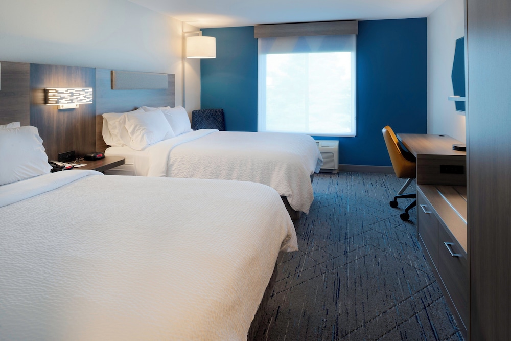 holiday inn express hotel and suites fort atkinson by ihg