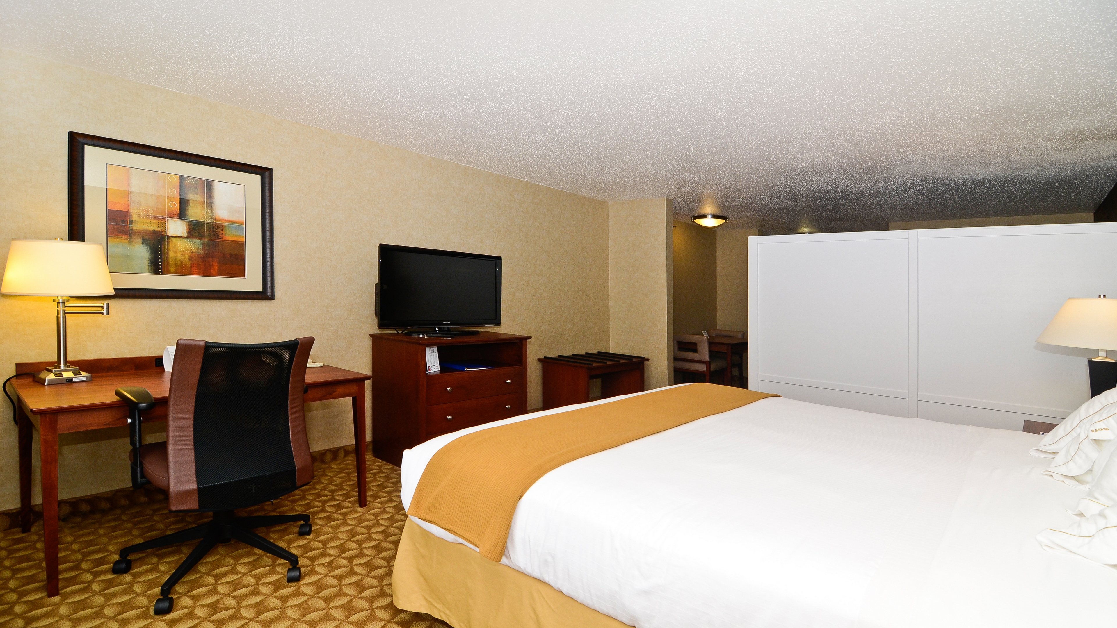 holiday inn express hotel and suites fort atkinson by ihg
