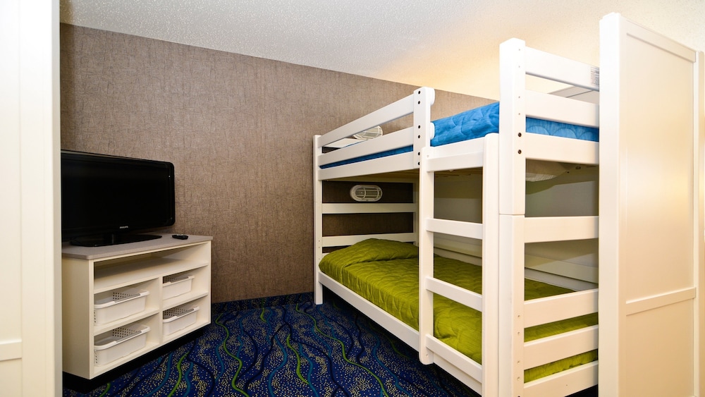 holiday inn express hotel and suites fort atkinson by ihg