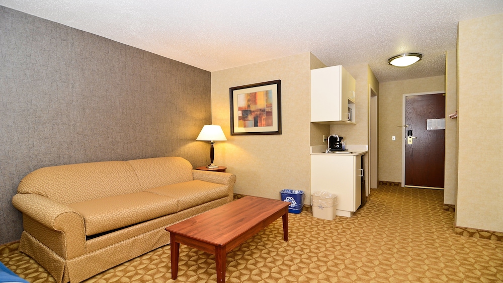 holiday inn express hotel and suites fort atkinson by ihg