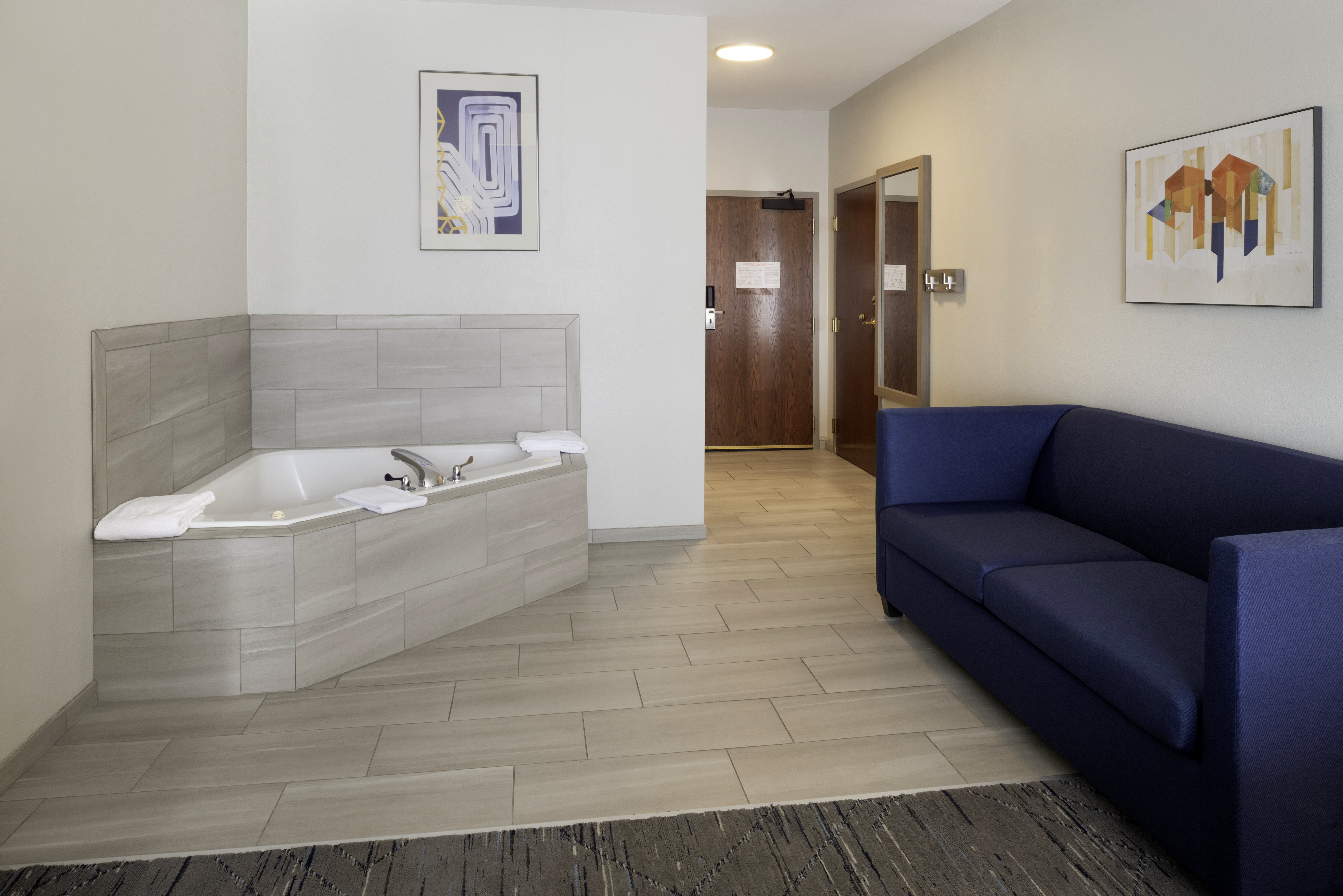 holiday inn express hotel and suites fort atkinson by ihg