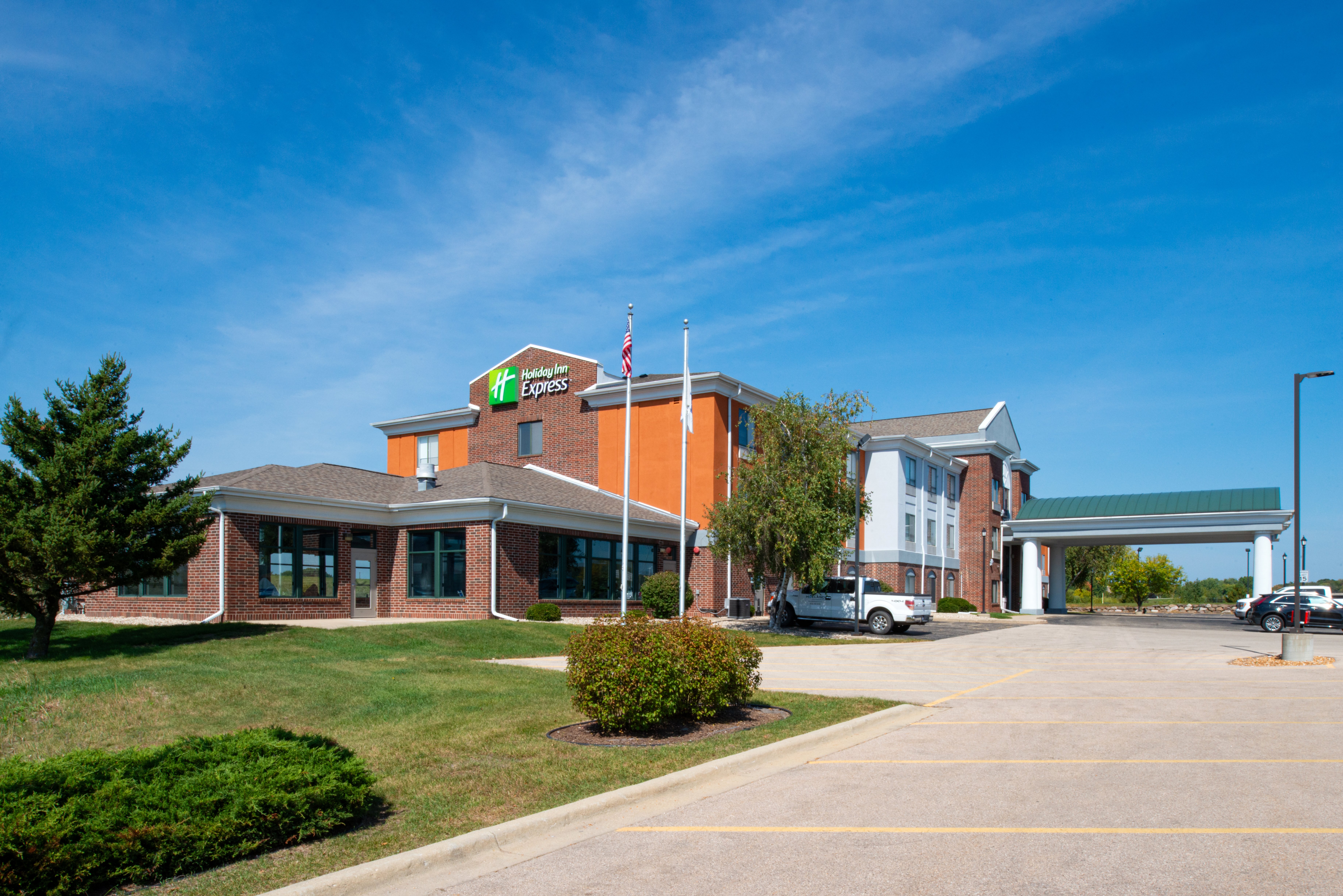 holiday inn express hotel and suites fort atkinson by ihg
