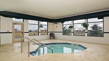 Holiday Inn Express Hotel & Suites Fort Atkinson By Ihg,Fort Atkinson>>Cambridge,3 star