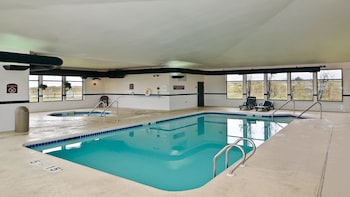 Holiday Inn Express Hotel & Suites Fort Atkinson By Ihg,Fort Atkinson>>Cambridge,3 star