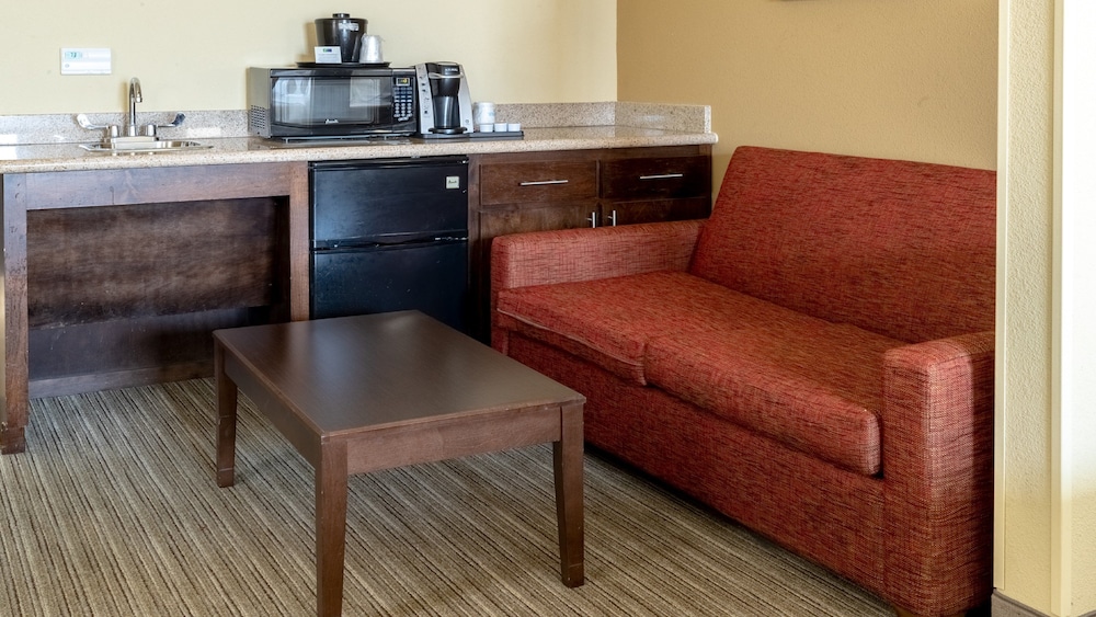 holiday inn express and suites houston south pearl
