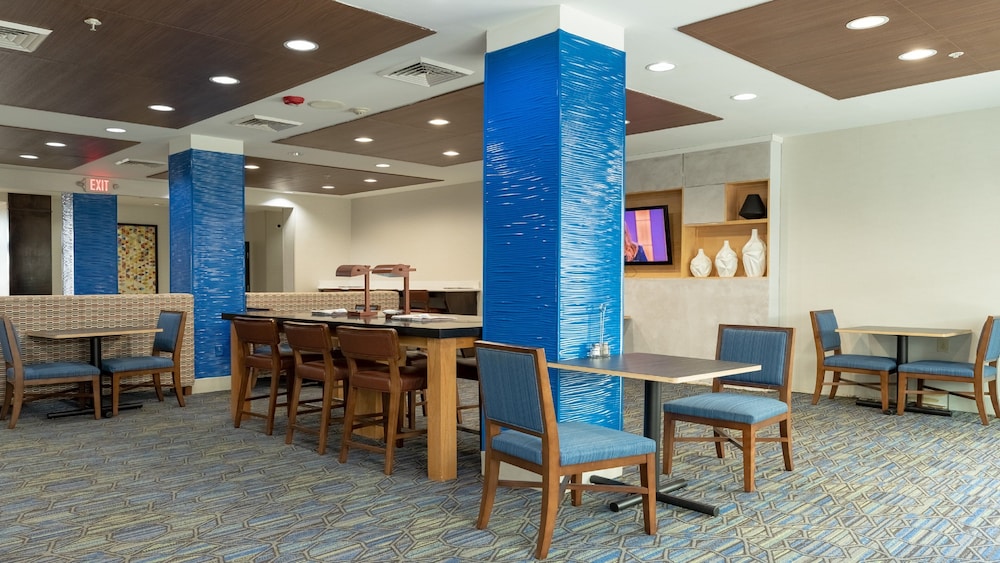 holiday inn express and suites houston south pearl