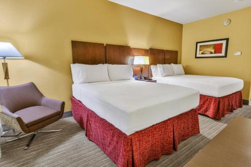 holiday inn express and suites houston south pearl