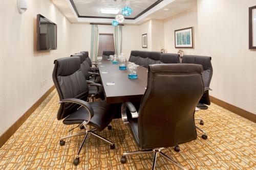 holiday inn express and suites houston nw beltway 8 west road