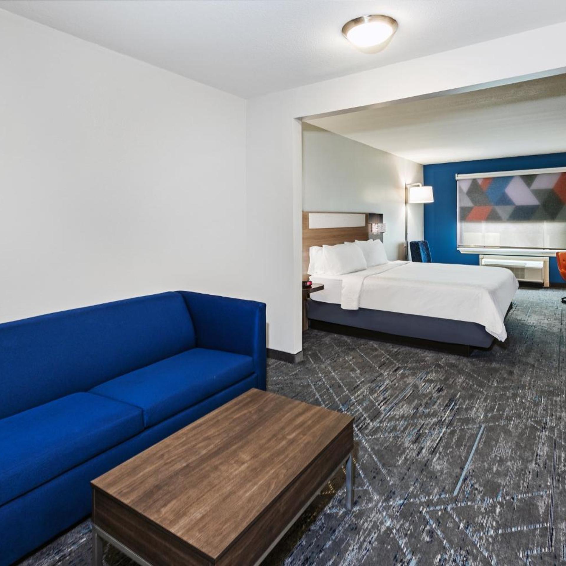 holiday inn express and suites houston space center