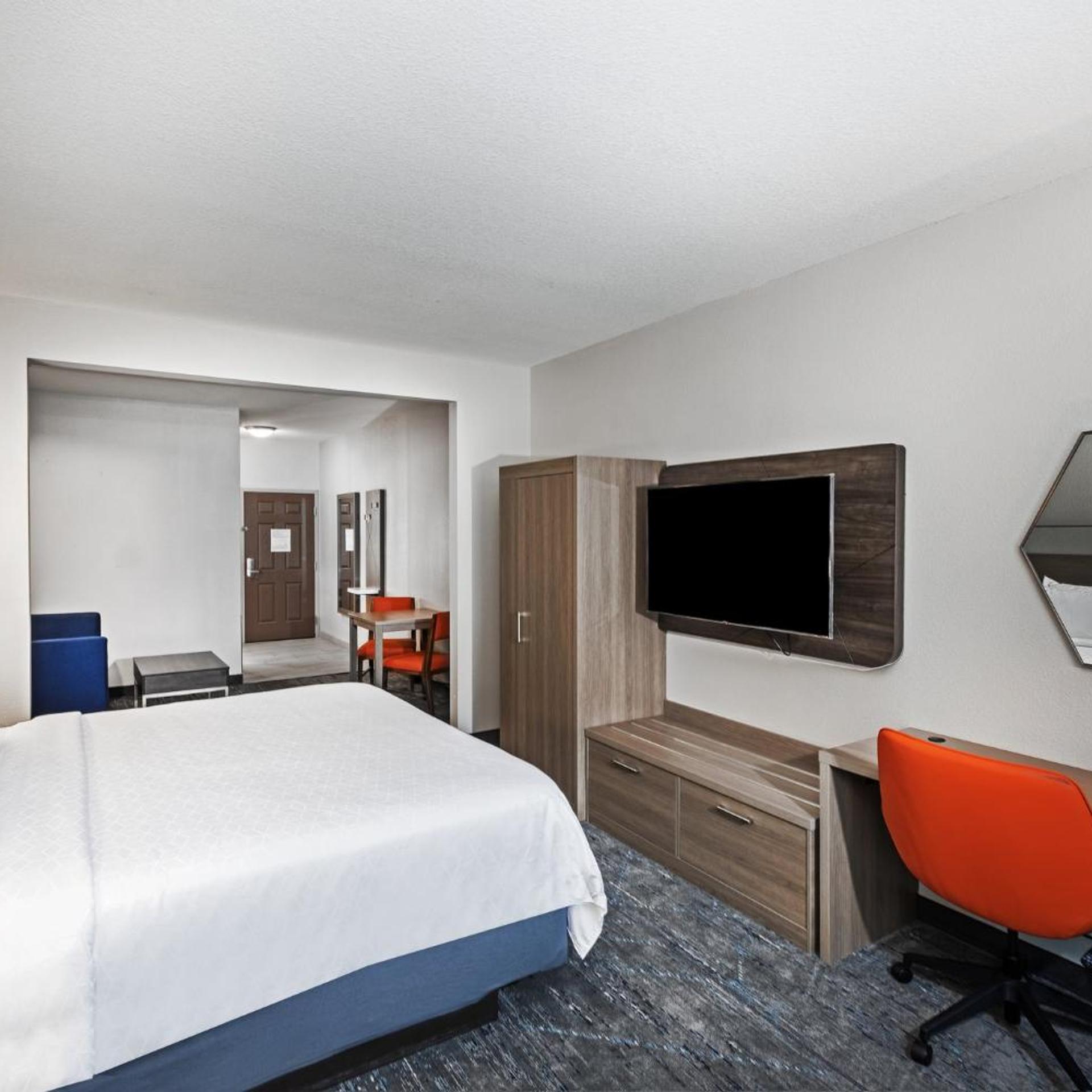 holiday inn express and suites houston space center