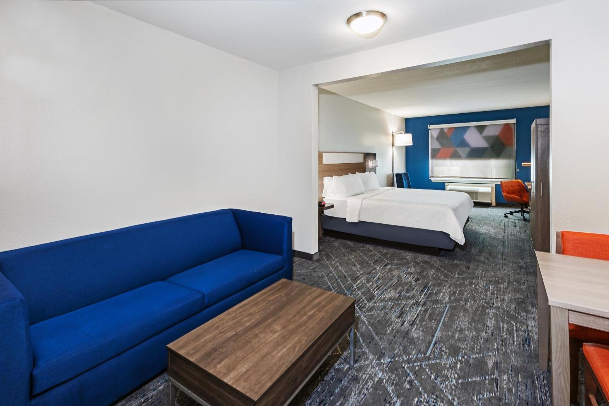 holiday inn express and suites houston space center