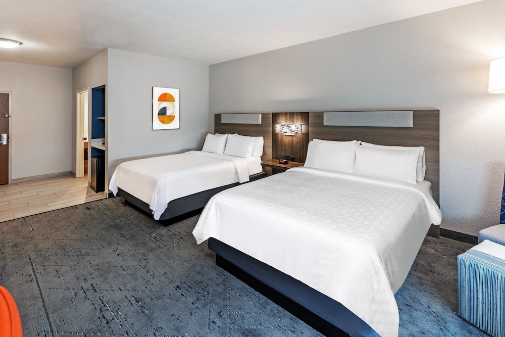 holiday inn express and suites houston space center