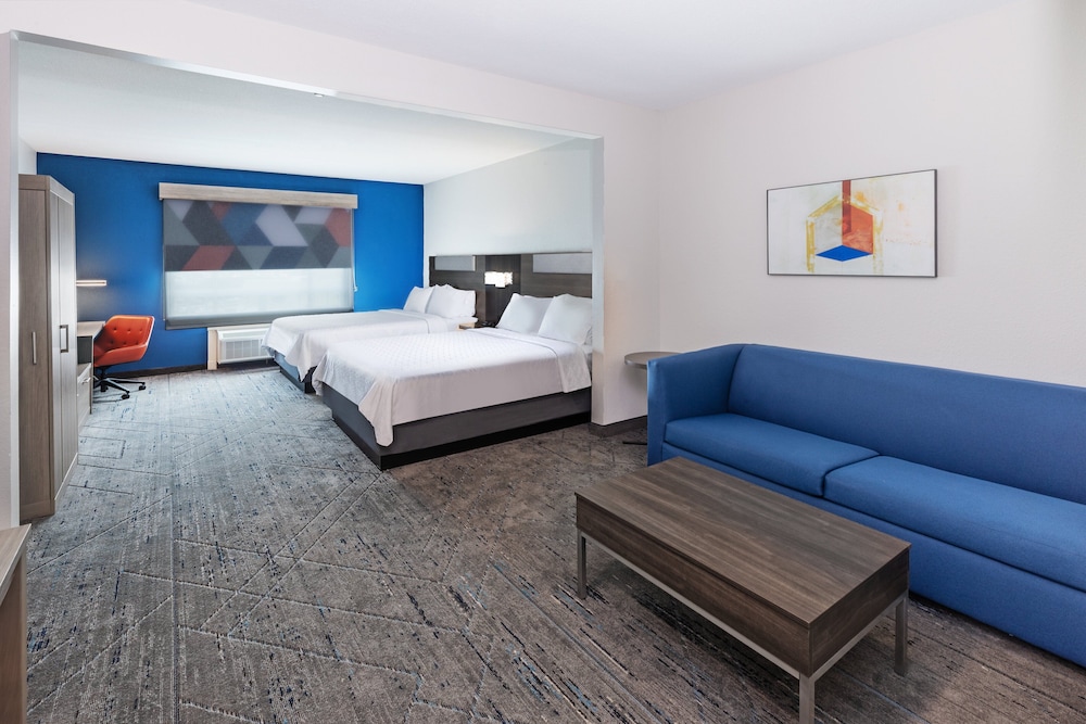 holiday inn express and suites houston space center