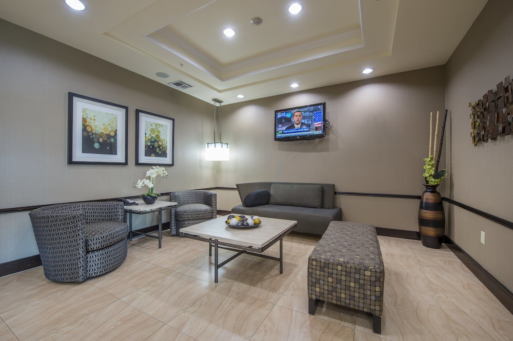 holiday inn express and suites houston space center