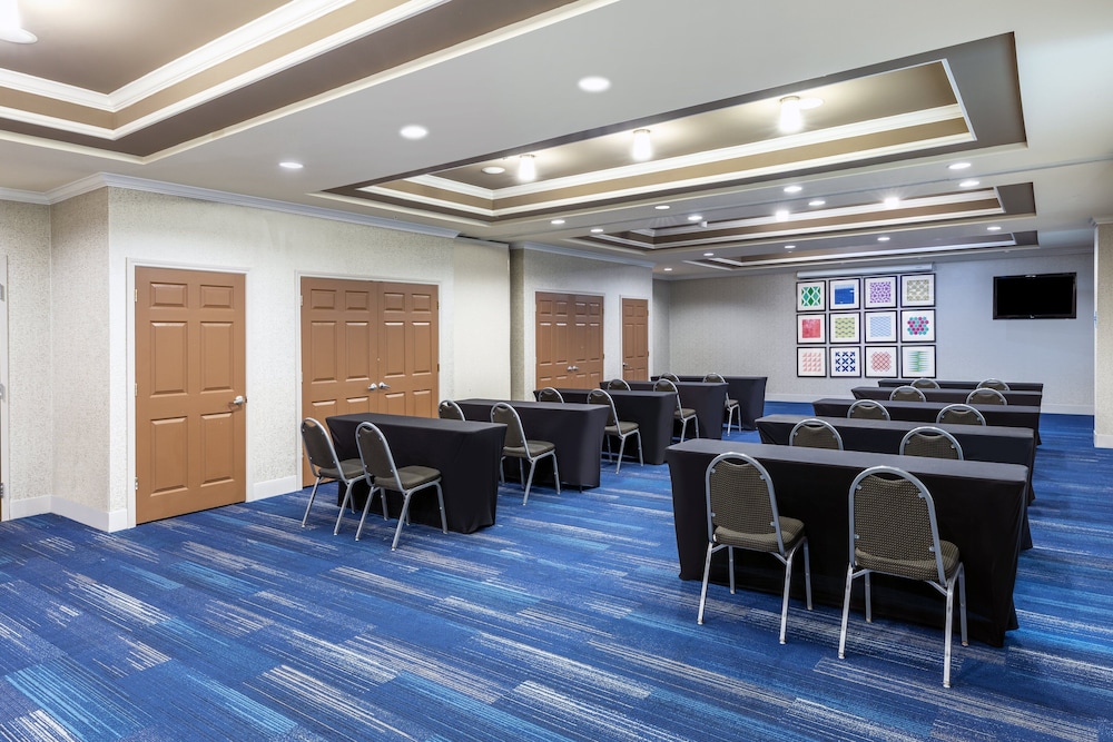 holiday inn express and suites houston space center