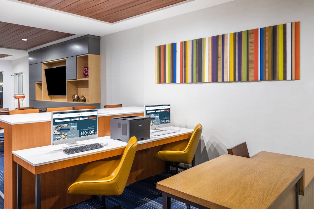 holiday inn express and suites houston space center