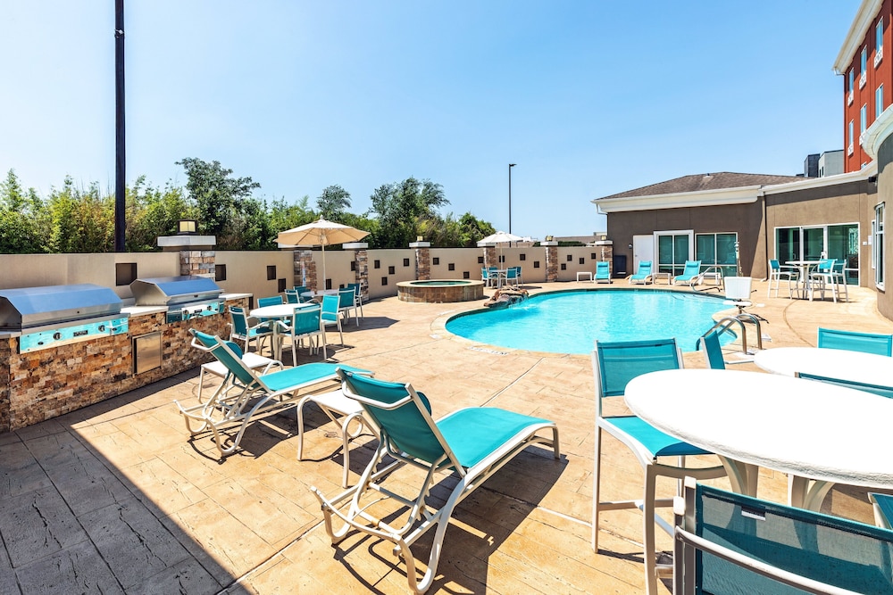 holiday inn express and suites houston space center
