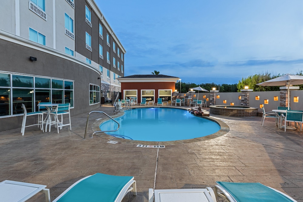 holiday inn express and suites houston space center