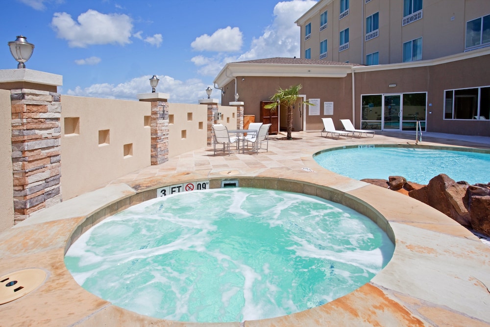 holiday inn express and suites houston space center