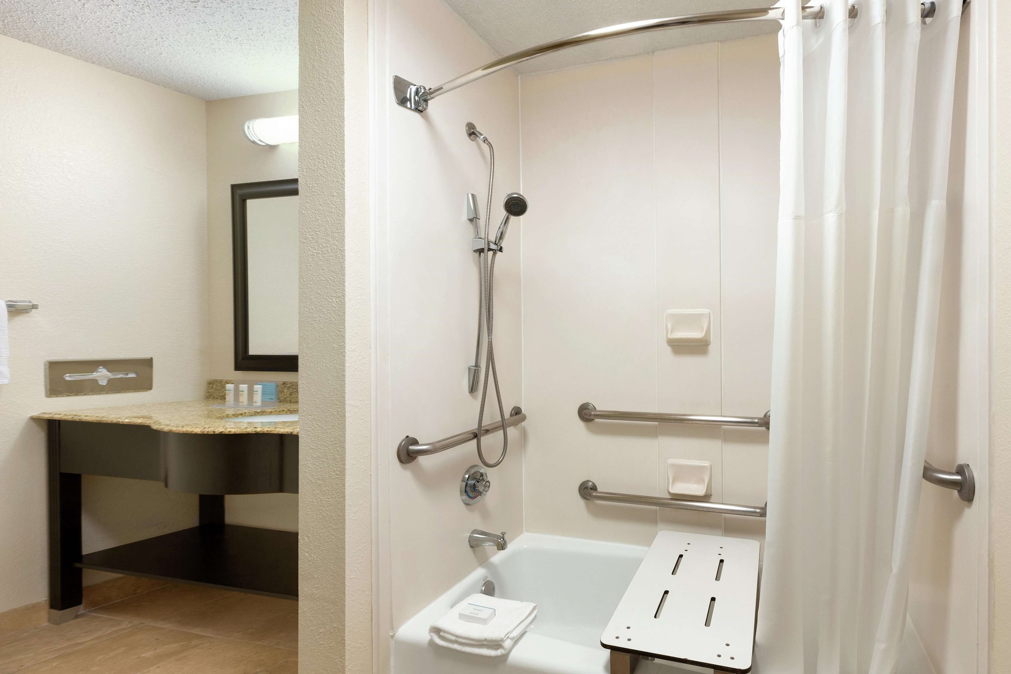 hampton inn and suites houston clear lake nasa area