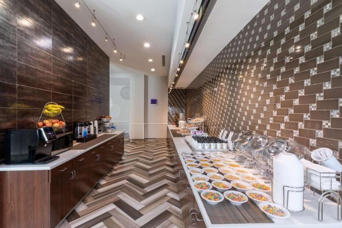 la quinta inn and suites by wyndham houston nw beltway8 westrd