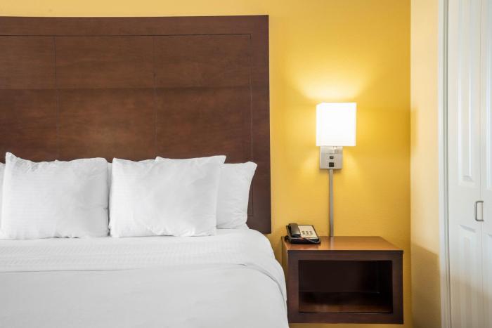 la quinta inn and suites by wyndham houston nw beltway8 westrd