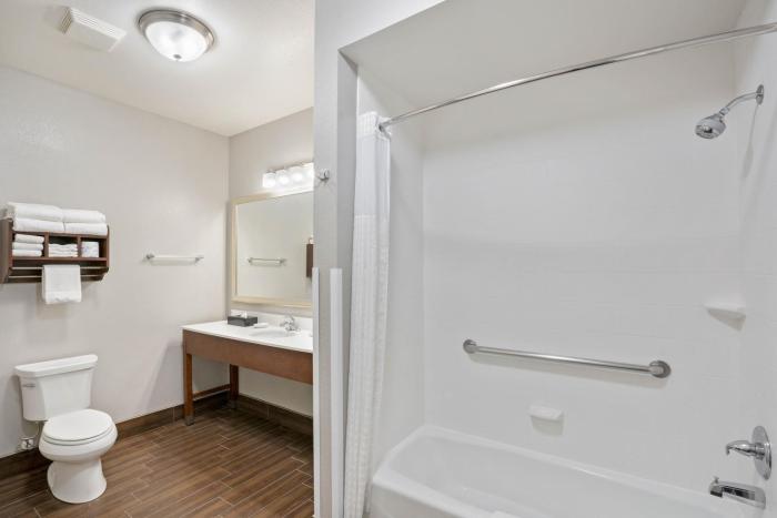 la quinta inn and suites by wyndham houston nw beltway8 westrd
