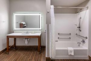 la quinta inn and suites by wyndham houston nw beltway8 westrd