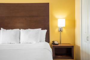 la quinta inn and suites by wyndham houston nw beltway8 westrd