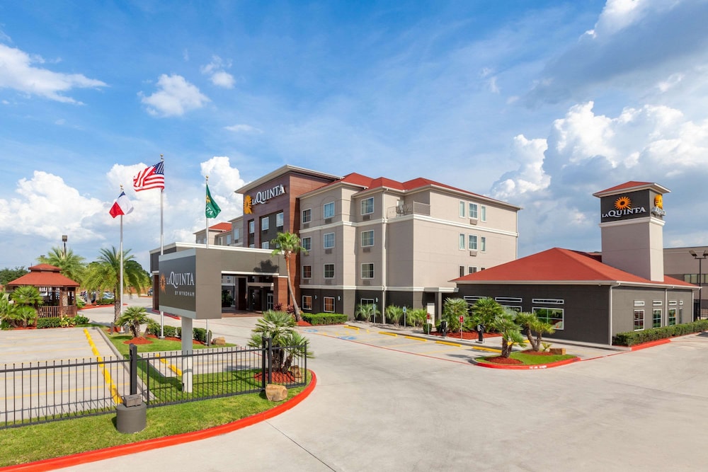 la quinta inn and suites by wyndham houston channelview