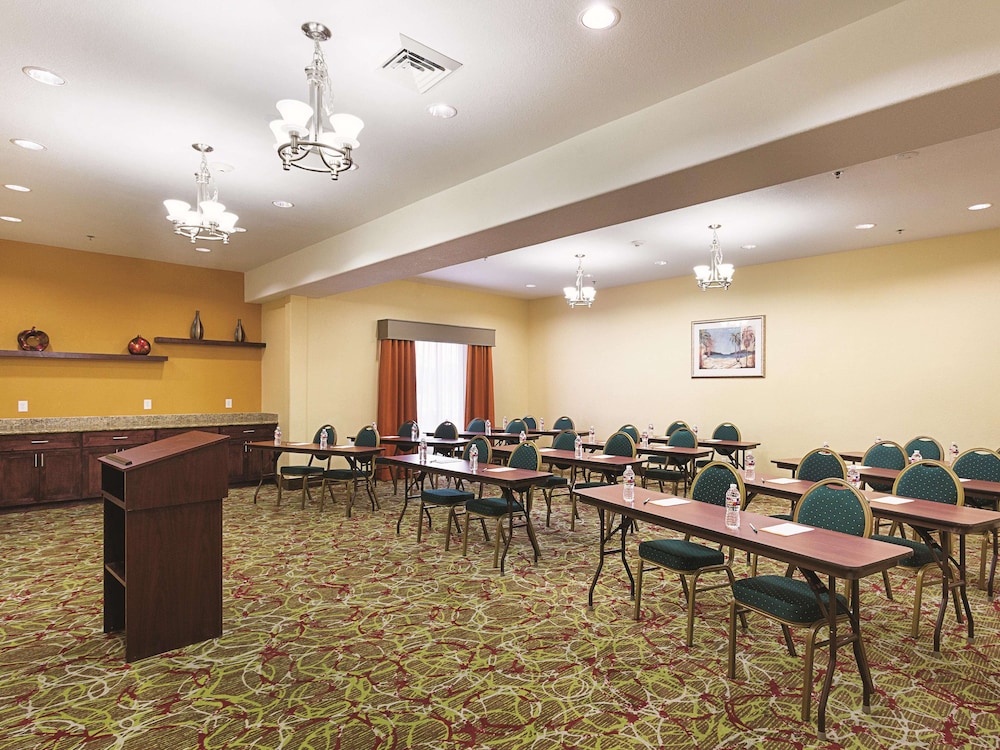 la quinta inn and suites by wyndham houston channelview